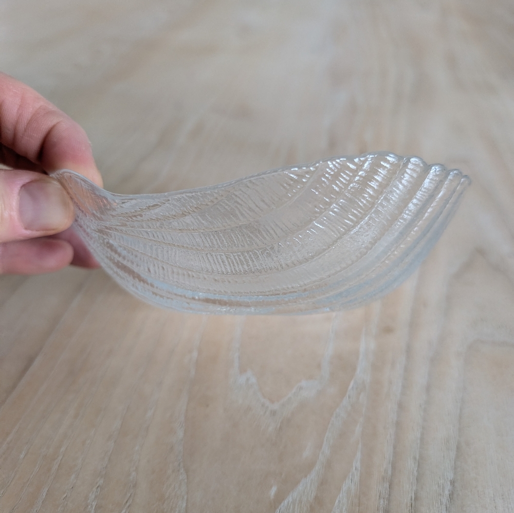 Glass Shell Dish - Picture 3 of 6